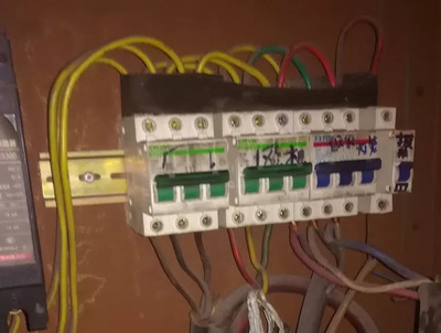 电控安全无小事，随手一拍护平安——北营炼钢厂电控系统安全隐患随手拍照片展纪实